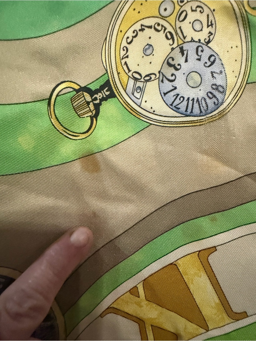 Hermes Parmut les fluers vintage silk Handrolled scarf - Picture 4 of 15